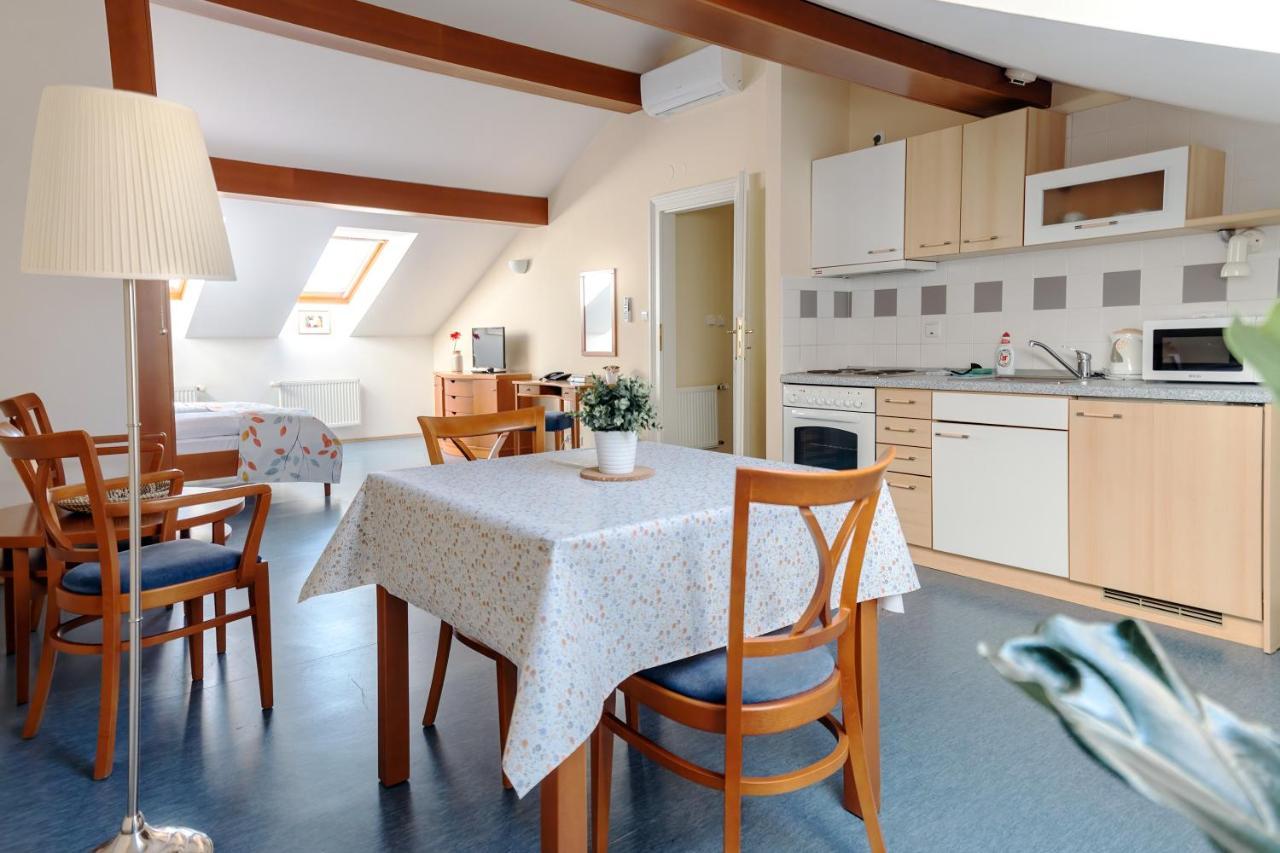 Sibelius Apartments Prága Kültér fotó